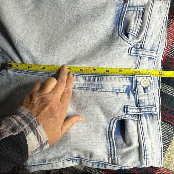 NOBO High Rise Cropped Denim Stretchy Jeans - Light Wash, Size 9 Juniors - Picture 9 of 13